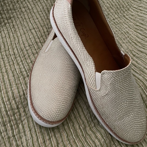 Womens Sperry Rey Slip On Sneakers SZ 9.5 - Picture 7 of 7